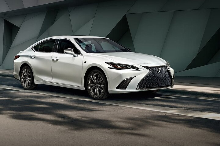 Experience seamless travel with stylish transfers between Dubai Airports ensuring comfort and convenience during your journey in this dynamic city where every moment can be unforgettable.